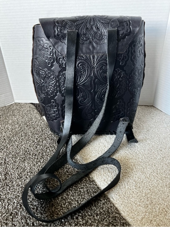 Arte Mestiza Beautiful Black Fully Adjustable Hand Tooled Leather Backpack main image 14